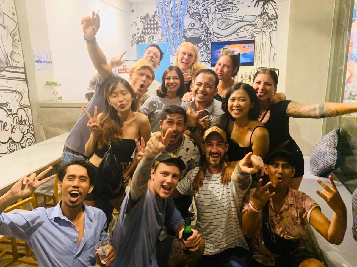 塞米亚克 Stellar Capsules旅舍 外观 照片 The cast of The Real L Word